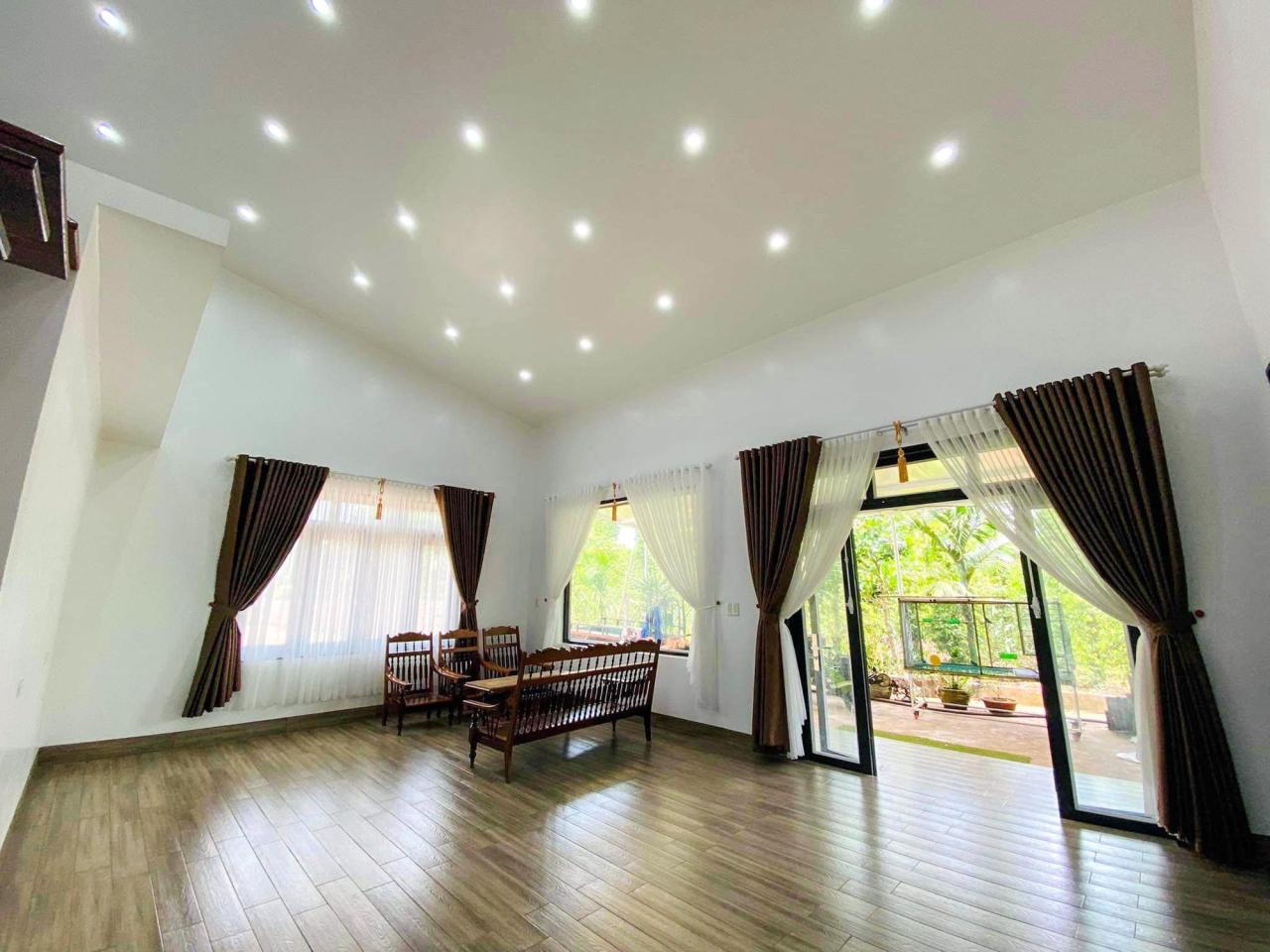 Con rể 31 tuổi xây nhà tặng bố vợ, tự tay đào đất, quét vôi, không gian sống đẹp như mơ - Ảnh 2. Con rể 31 tuổi xây nhà tặng bố vợ, tự tay đào đất, quét vôi, không gian sống đẹp như mơ - Ảnh 2.